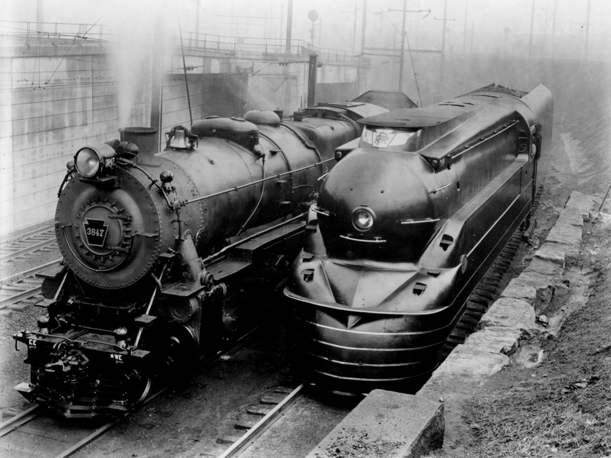 Two PRR locomotives at ZOO interlocking in Philadelphia.